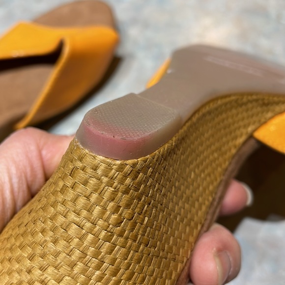 Attention orange low wedge slides (sz 8) - Picture 7 of 9
